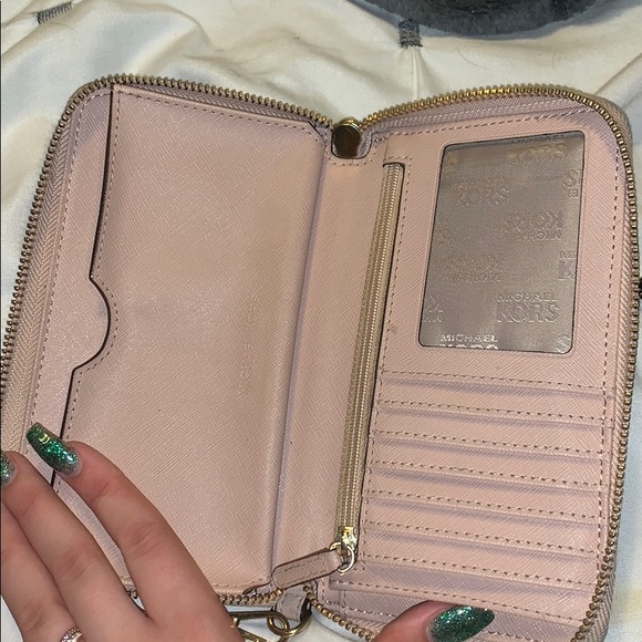 Michael Kors wallet - Picture 4 of 4